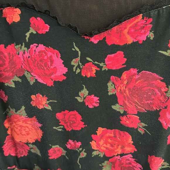 ❤️ Effie’s Heart black/red floral dress with mesh bodice and belt. Size L. - Picture 3 of 8